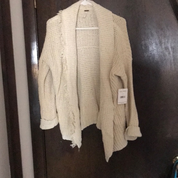 Ivory free people sweater!!! - Picture 2 of 4